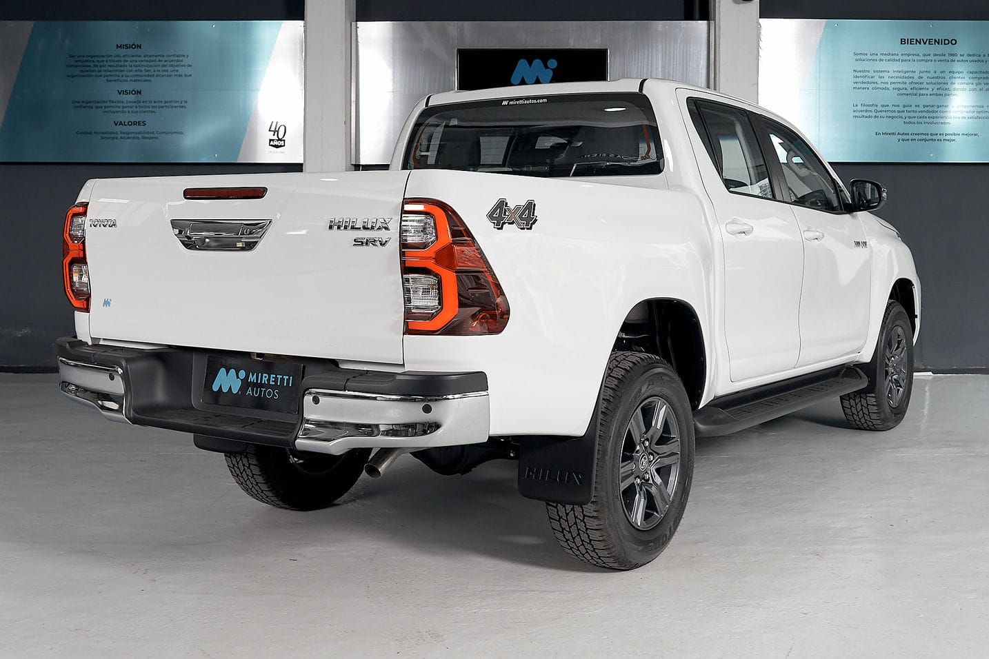 TOYOTA HILUX 2.8 TDI SRV 4X4 AT 0KM 2023 Miretti Autos ANDÁS BIEN