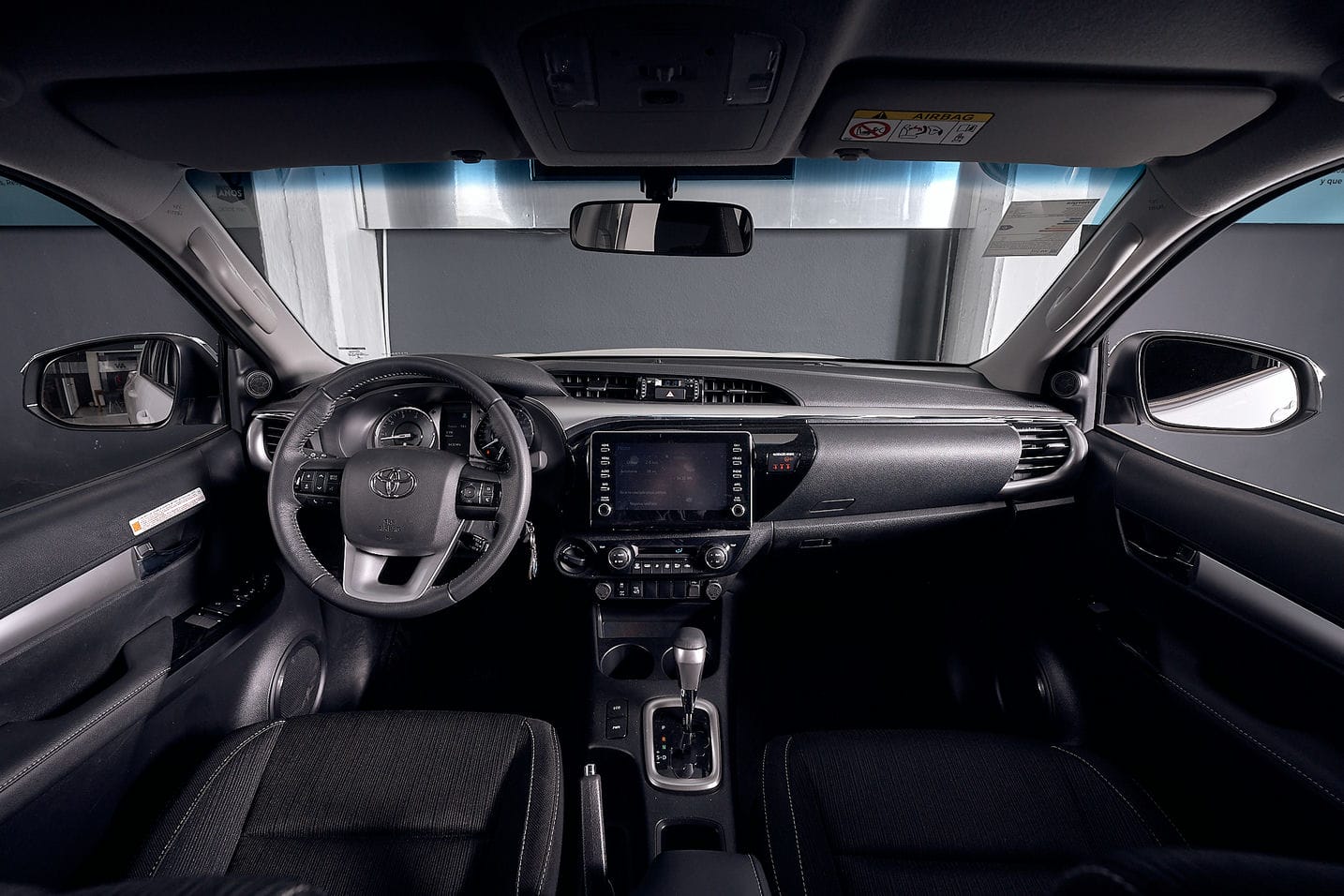 TOYOTA HILUX 2.8 TDI SRV 4X4 AT 0KM 2023 Miretti Autos ANDÁS BIEN