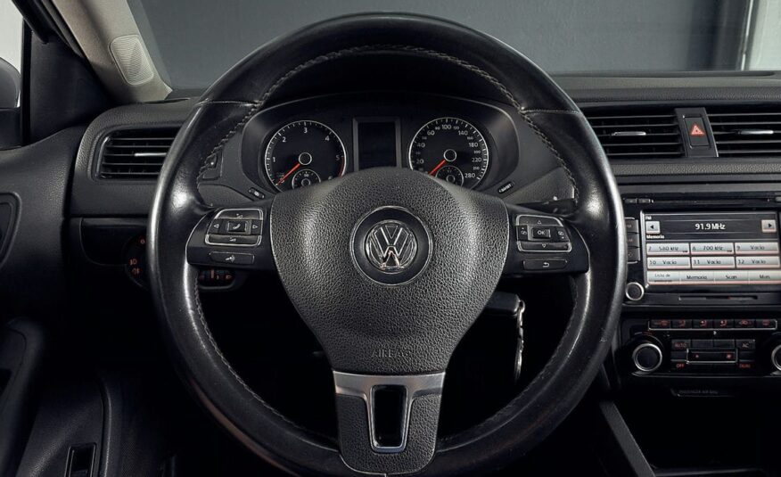 VW VENTO 2.0 TDI MT 2011